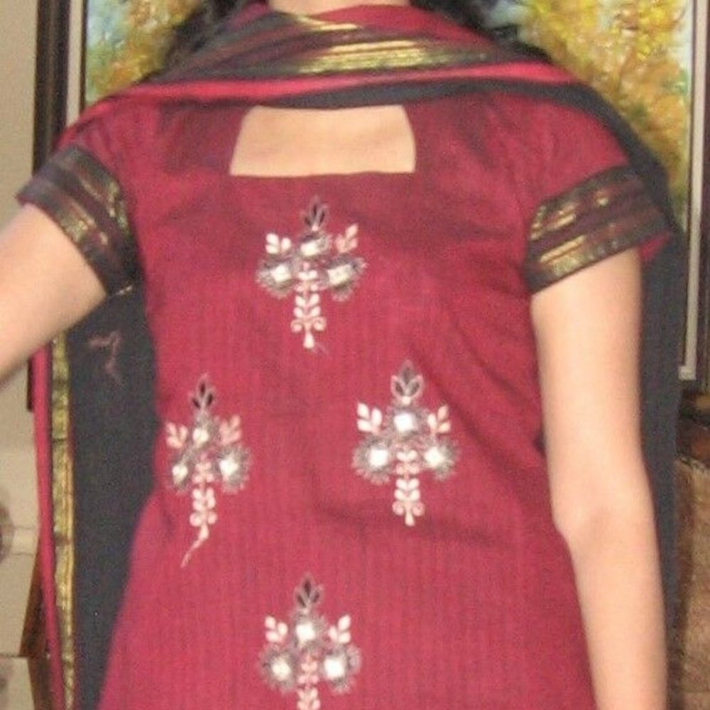 PRETTY STITCHED BLACK/ BROWN SALWAR KAMEEZ SIZE XS- S + FREE GIFT
